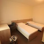 Devítka 3*