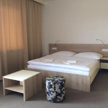 Devitka 3*