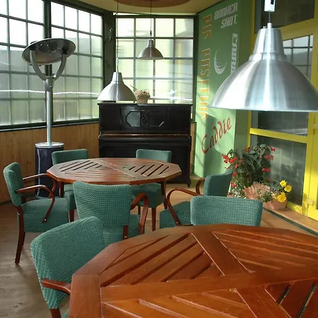 ホテル Devitka ヤノフ